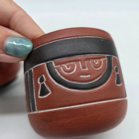 Set Of 2 Miniature Terracotta Clay Pots With Geometric & Tribal Maya Patterns - Picture 6 of 9